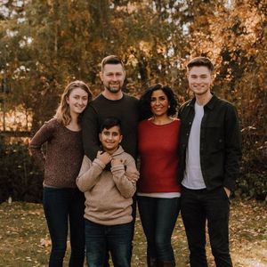 Meet your Posher, Rupi